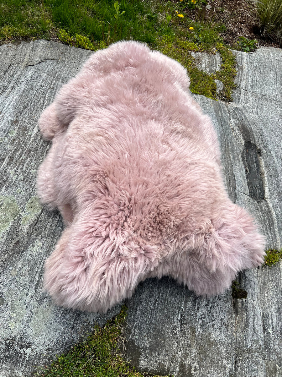 Large dusty rose Icelandic sheepskin